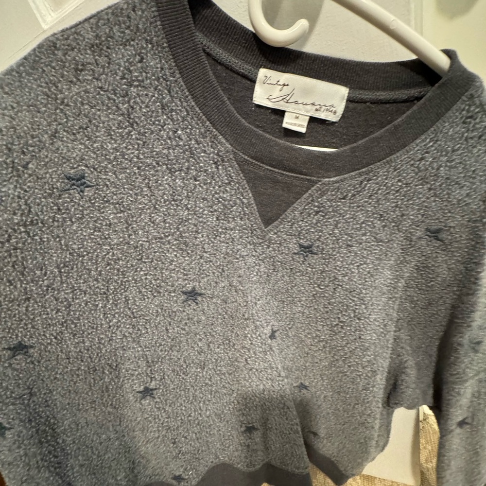 Vintage Gray Crewneck Sweatshirt with Ribbed Trim